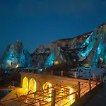 Seven Rock Cave Проживание в семье *