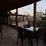 Seven Rock Cave Проживание в семье *