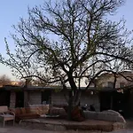 Проживание в семье Seven Rock Cave Гореме