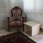 בית אירוח Seven Rock Cave *