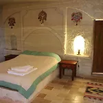 Seven Rock Cave Проживание в семье