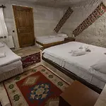 Seven Rock Cave Гореме