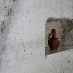 Проживание в семье Seven Rock Cave