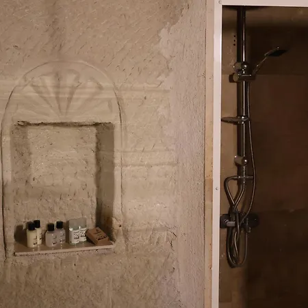 Hostal Seven Rock Cave