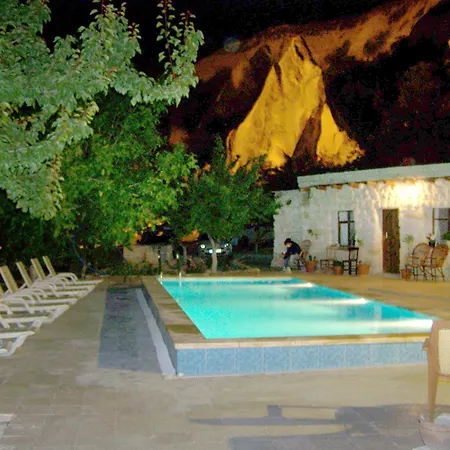 Проживание в семье Seven Rock Cave Гореме