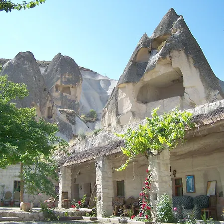 Проживание в семье Seven Rock Cave