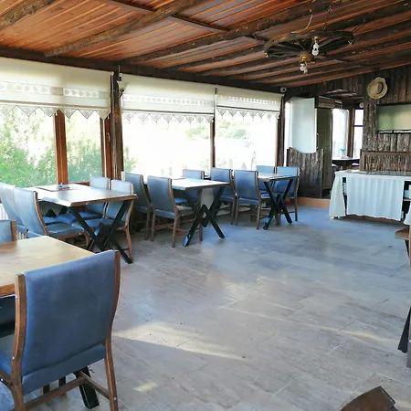 Seven Rock Cave Hostal