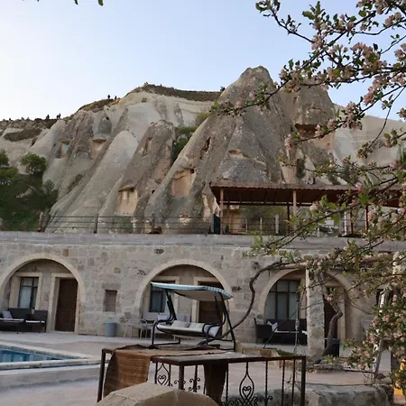 Проживание в семье Seven Rock Cave Гореме