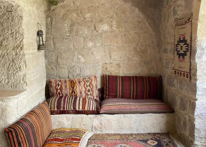 Seven Rock Cave בית אירוח