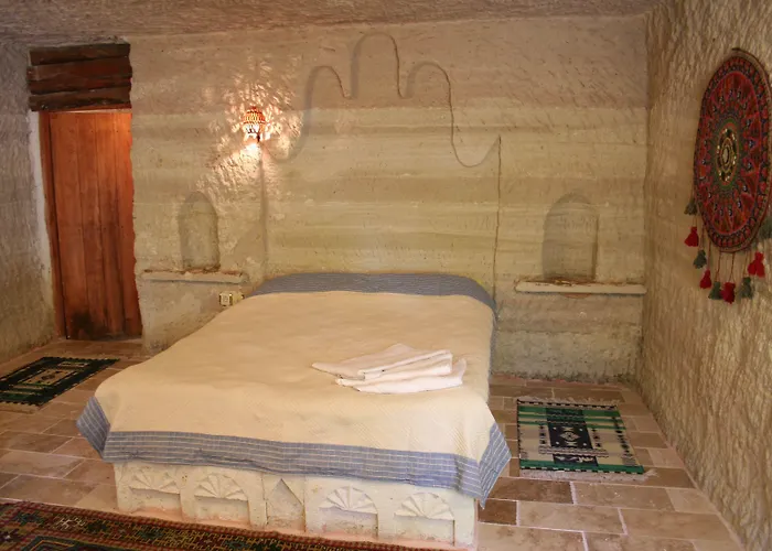 Seven Rock Cave בית אירוח גורמה