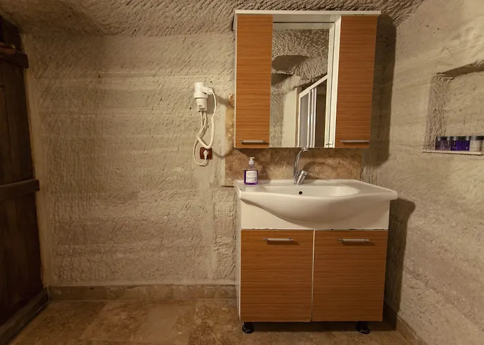 Seven Rock Cave * גורמה