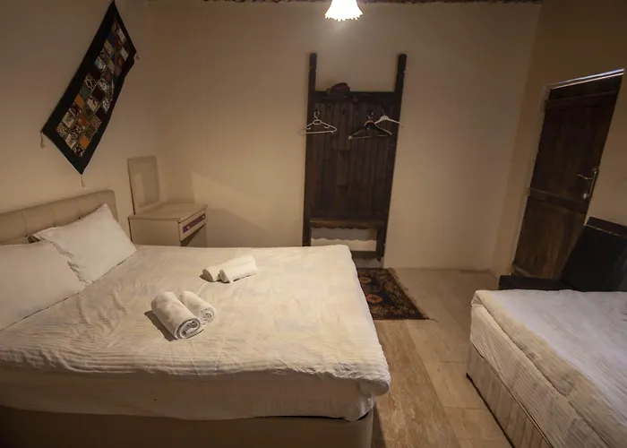 בית אירוח Seven Rock Cave *