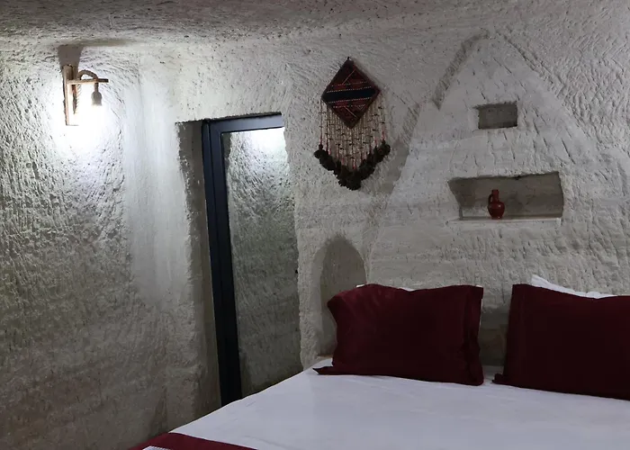 Seven Rock Cave בית אירוח *