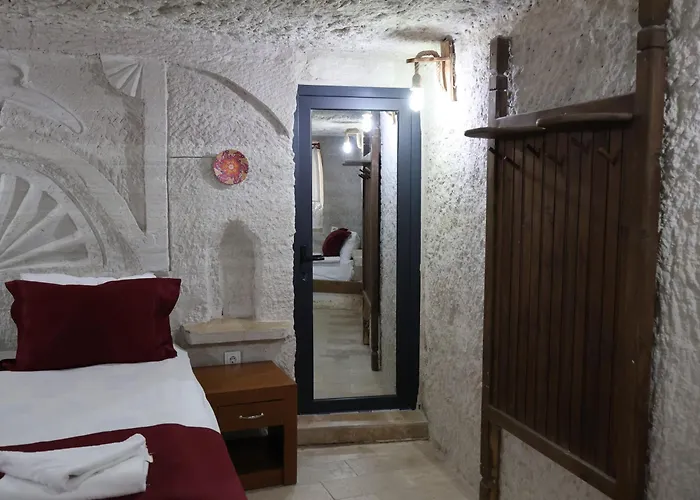 Seven Rock Cave גורמה