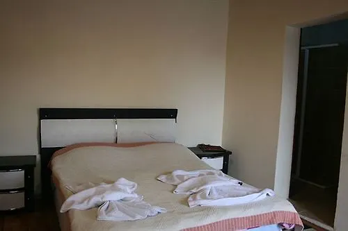 בית אירוח Seven Rock Cave גורמה