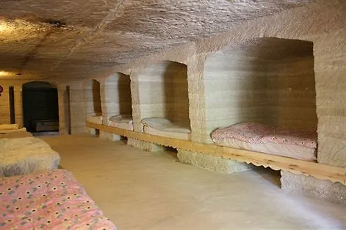 Проживание в семье Seven Rock Cave