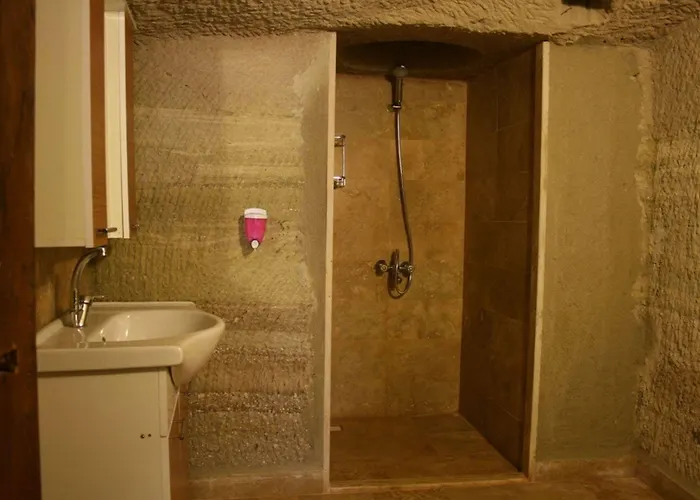 Seven Rock Cave גורמה