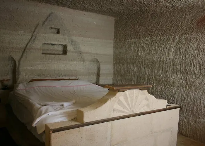 Seven Rock Cave גורמה